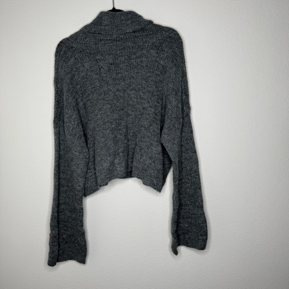Target Wild Fable Cowl Neck Bell Sleeve Cropped Sweater Gray Size Large - Picture 12 of 12